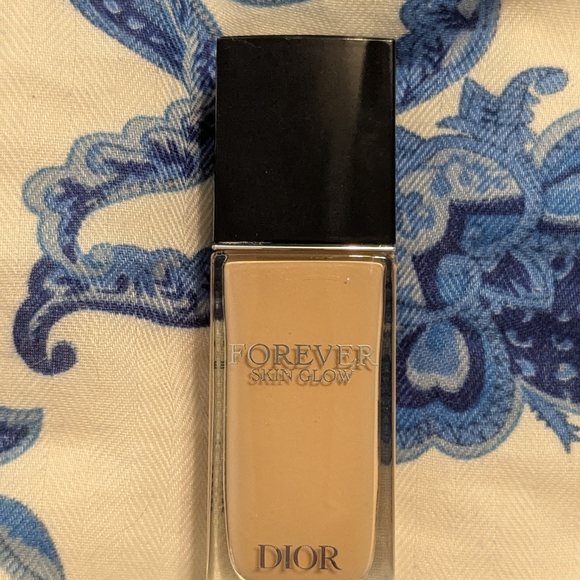 Dior Foundation 2.5N - Forever Skin Glow - Shade 2.5N - New Without Box - Picture 1 of 9